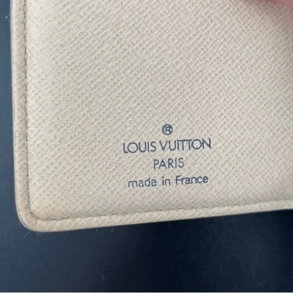 ✨Authentic Louis Vuitton White Damier Leather Wallet - Picture 8 of 11